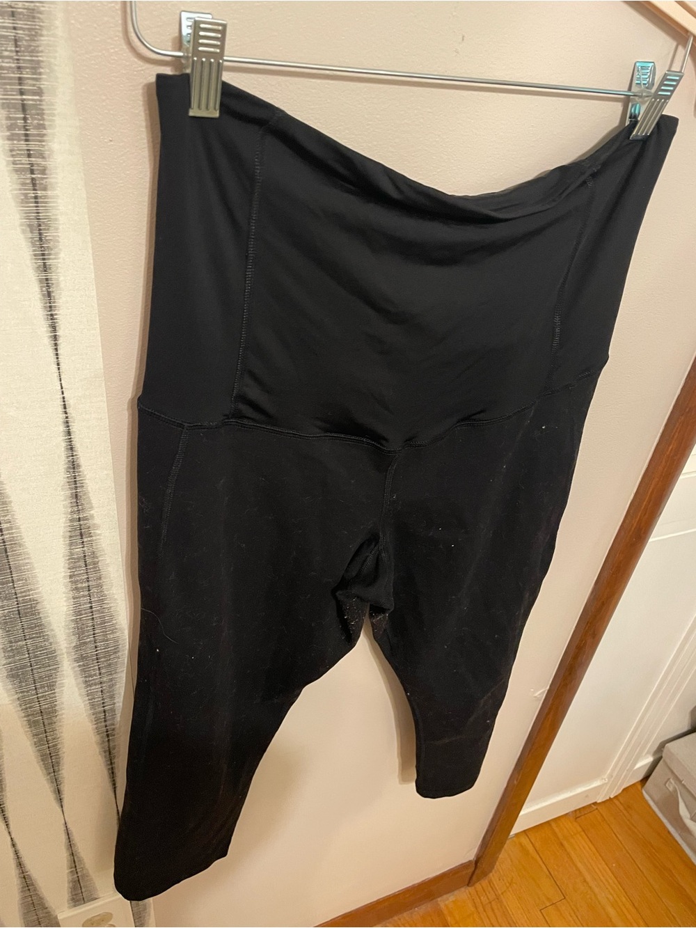 Isabel Maternity Capri Leggings
